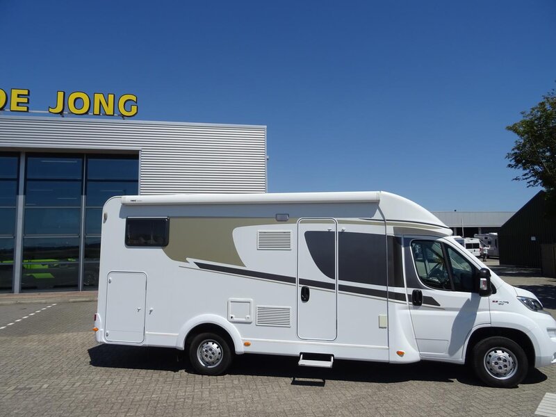 Carado T 334 Fiat 130 Pk Light De Jong Kampeer Recreatie